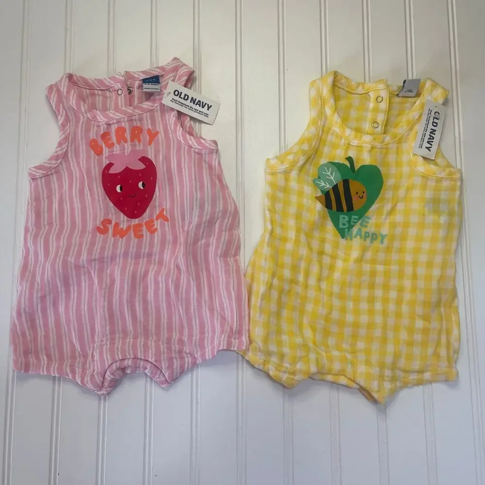 NWT Old Navy Berry Sweet Bee Happy Romper‎ Outfits Size Girls 0/3 Months
